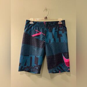 PREOWNED … NIKE “Size: L - (12-13)” With Geometric Design